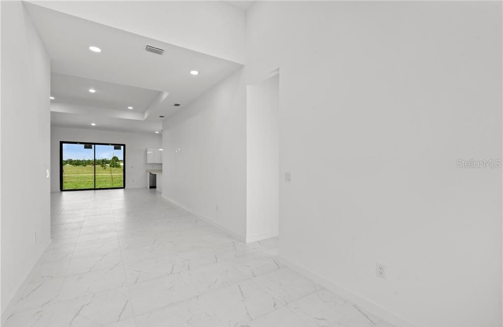 Image 3 of 36 For 4105 38th Terrace