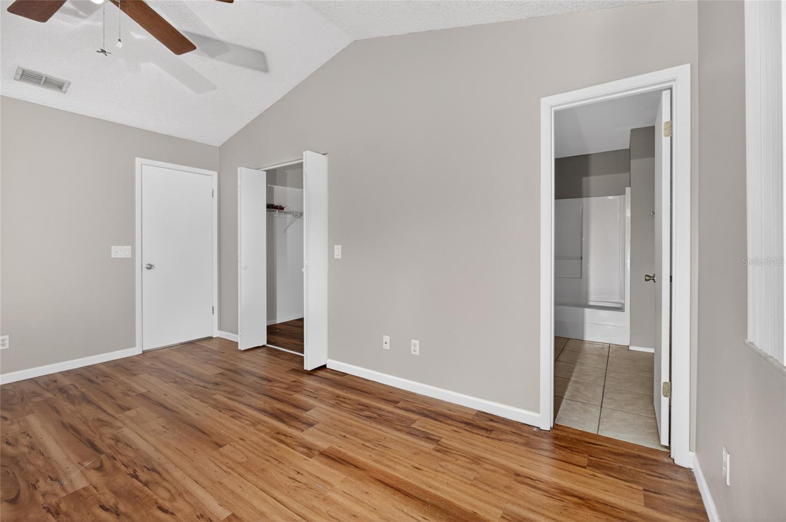 Image 14 of 27 For 861 Blackgum Court
