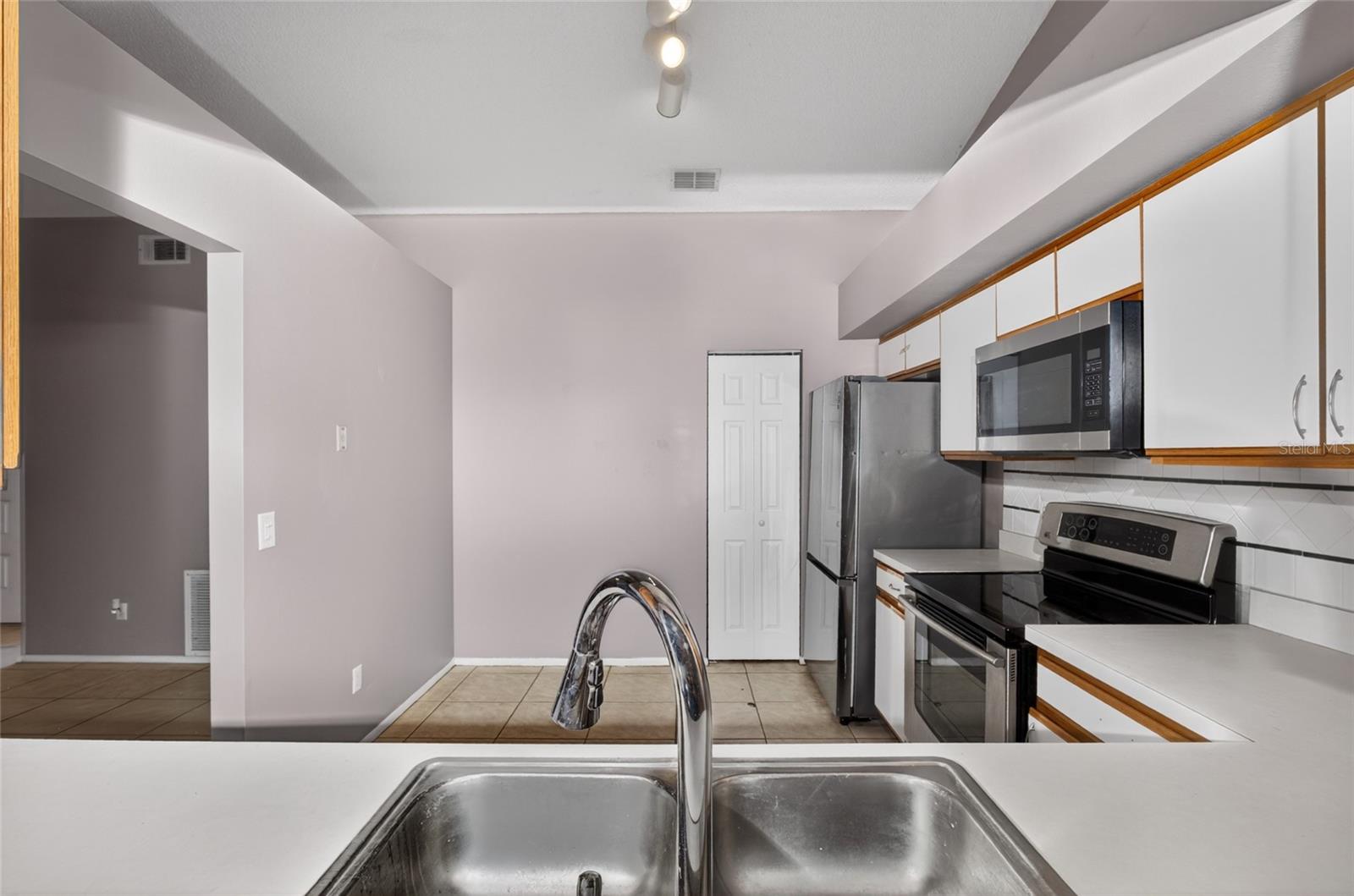Image 20 of 27 For 861 Blackgum Court