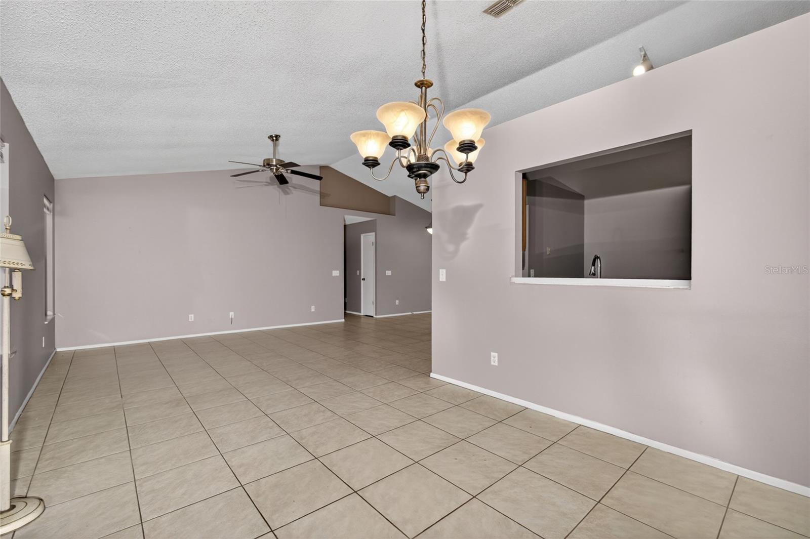 Image 21 of 27 For 861 Blackgum Court