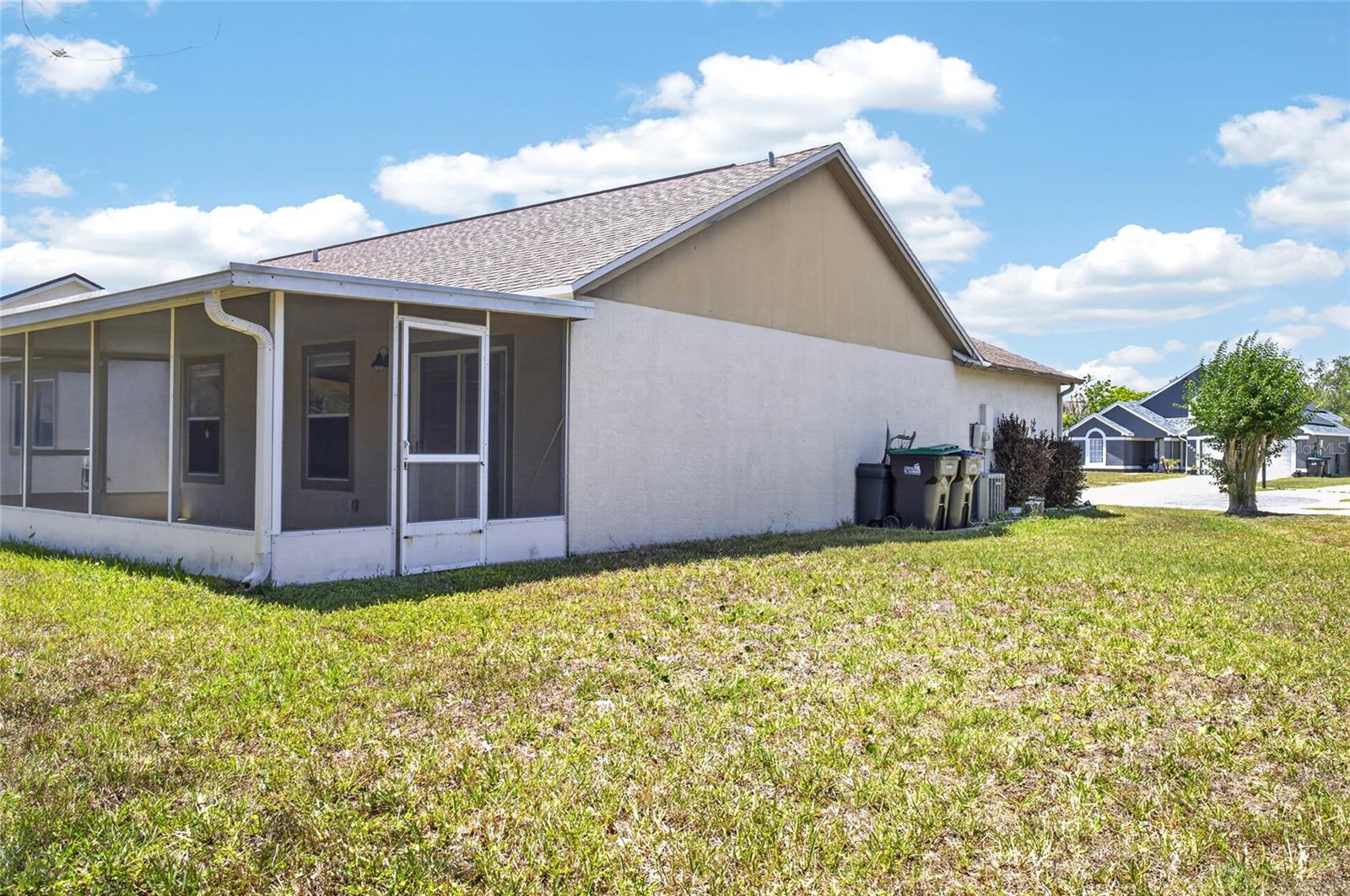 Image 23 of 27 For 861 Blackgum Court