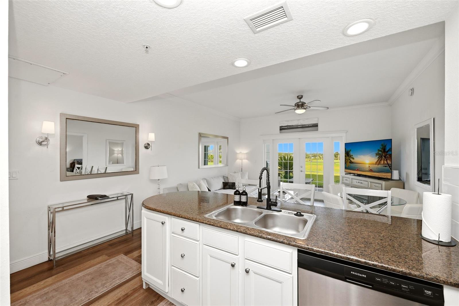 Image 12 of 46 For 7603 Heritage Crossing Way 102