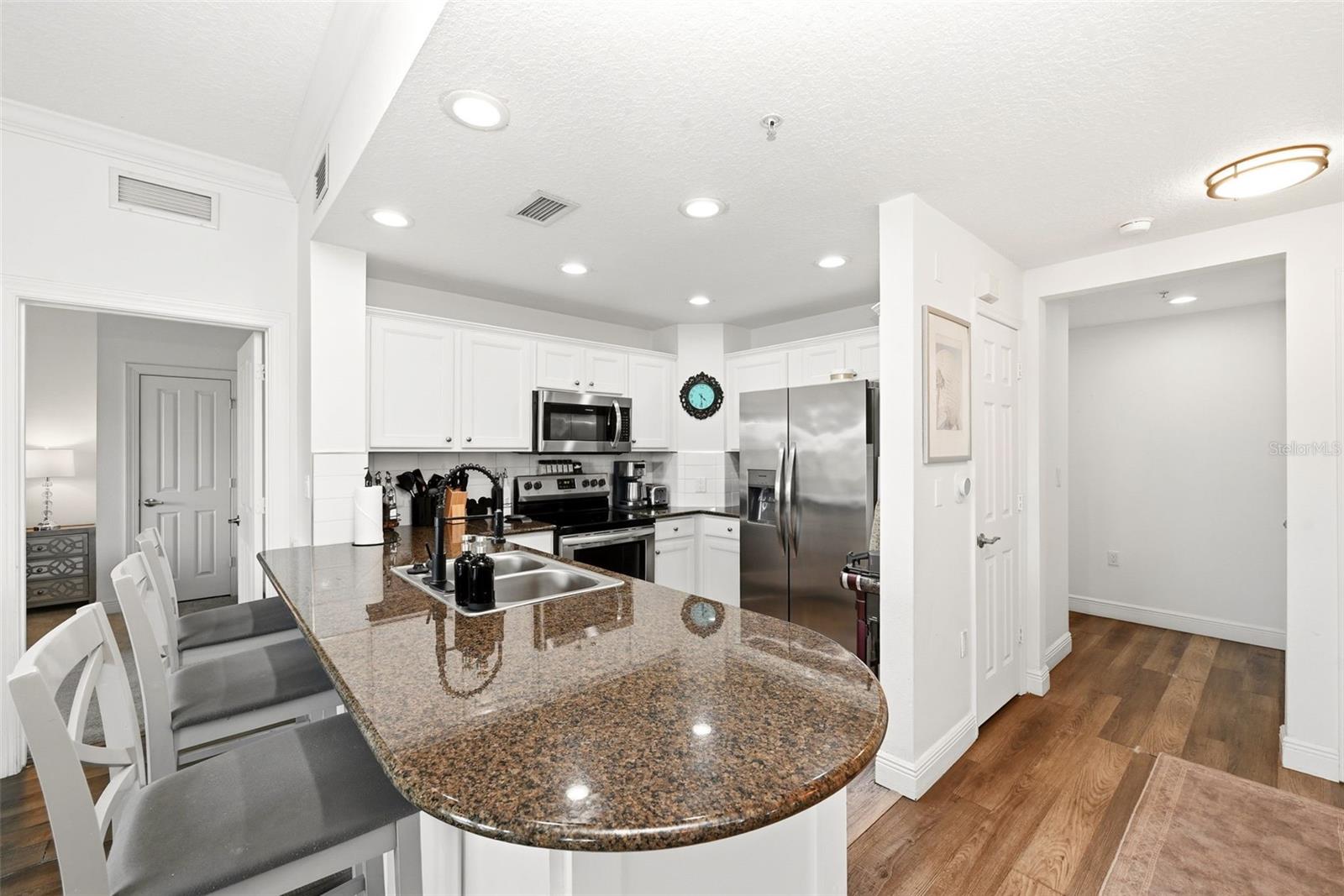 Image 8 of 46 For 7603 Heritage Crossing Way 102