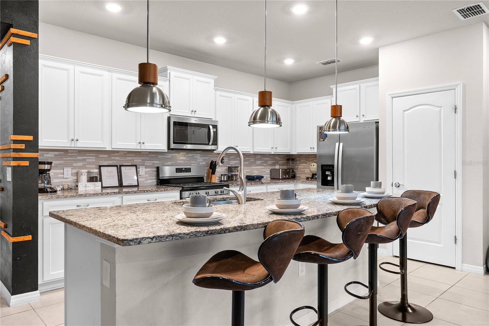Image 12 of 49 For 7614 Oak Spring Lane