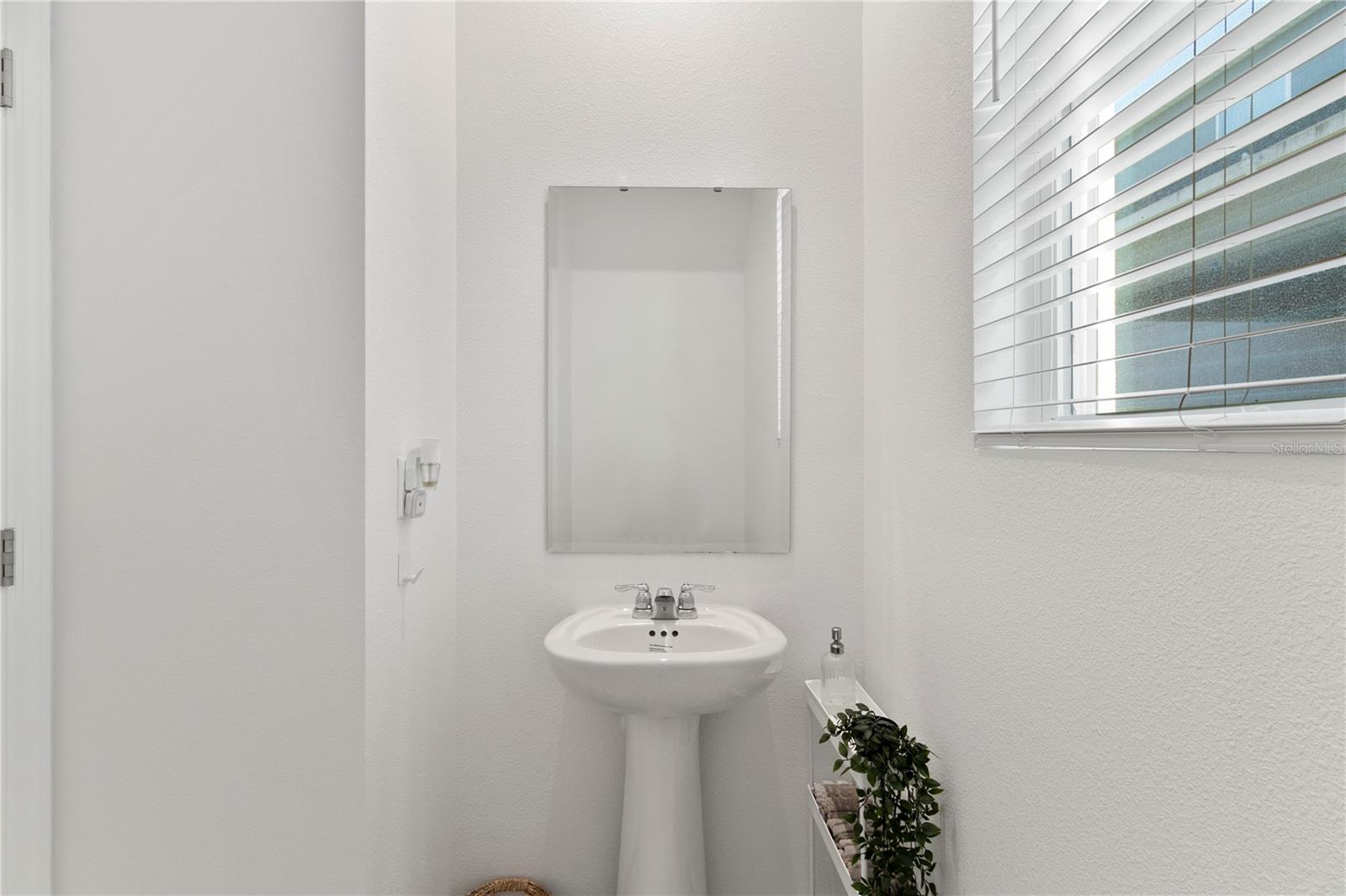 Image 5 of 20 For 11356 Sunsail Avenue