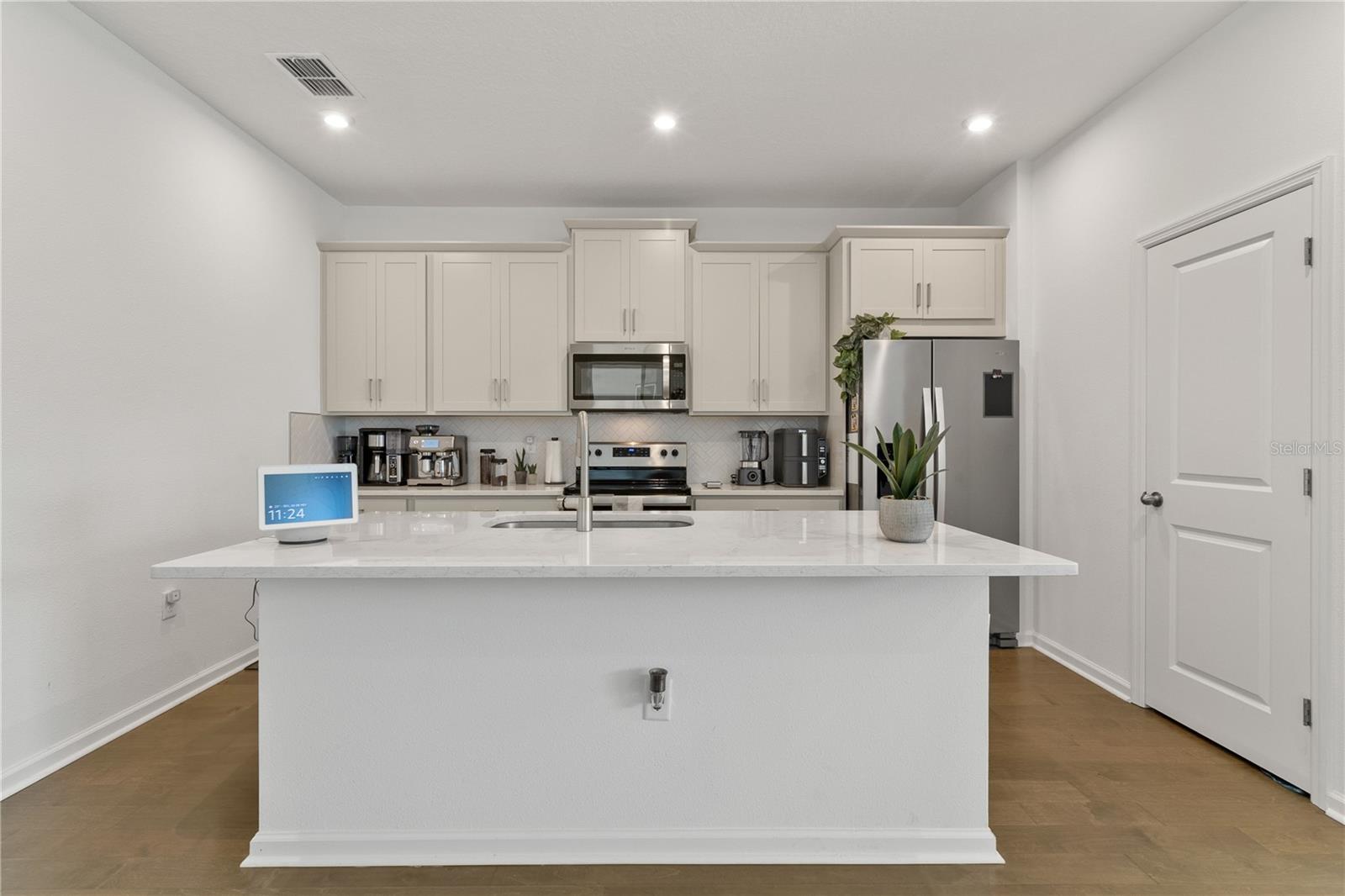 Image 8 of 20 For 11356 Sunsail Avenue