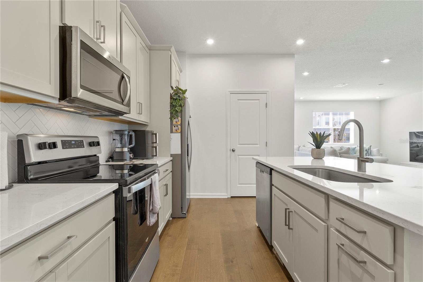 Image 9 of 20 For 11356 Sunsail Avenue