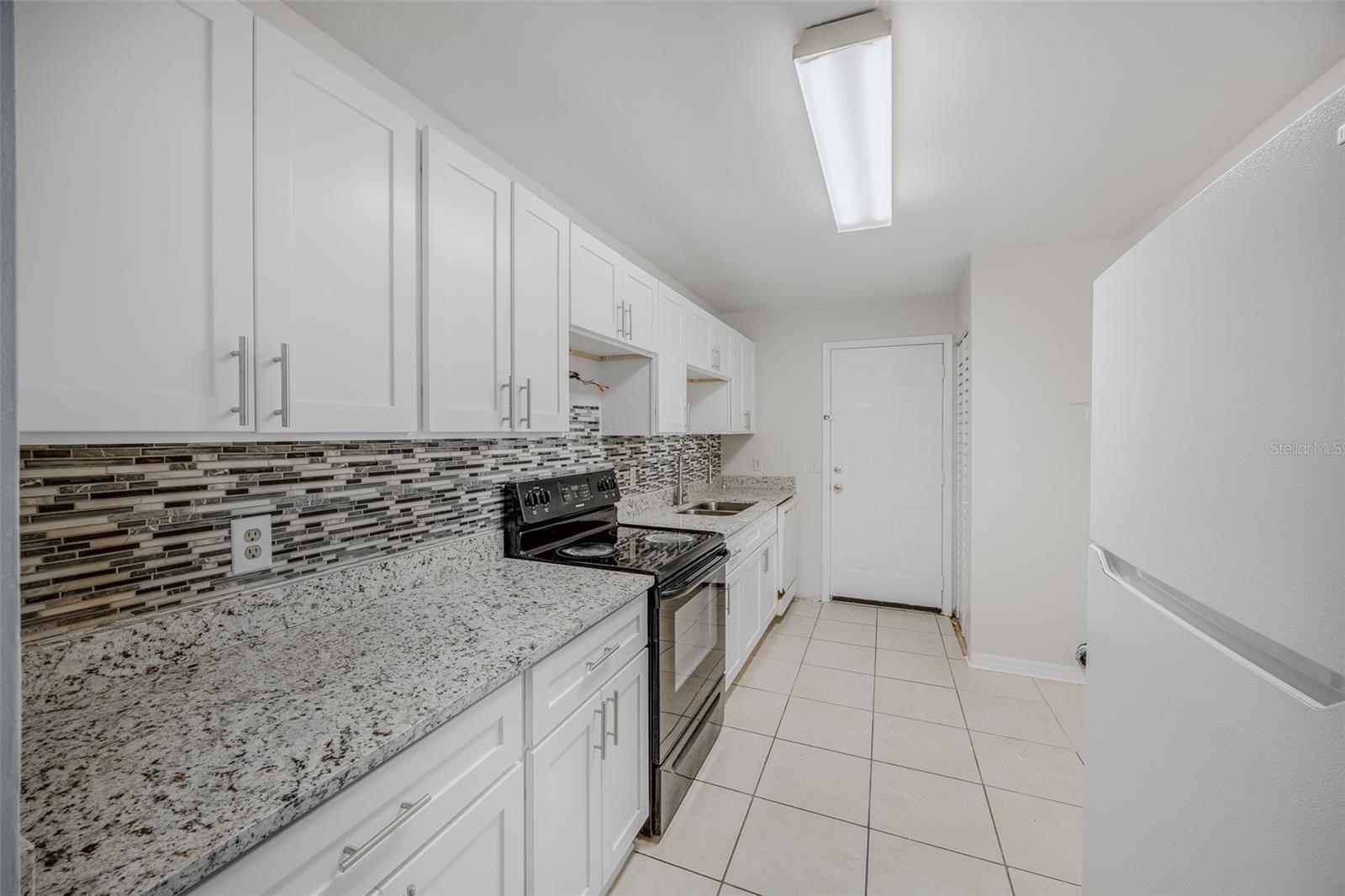 Image 4 of 10 For 605 Northlake Boulevard 31
