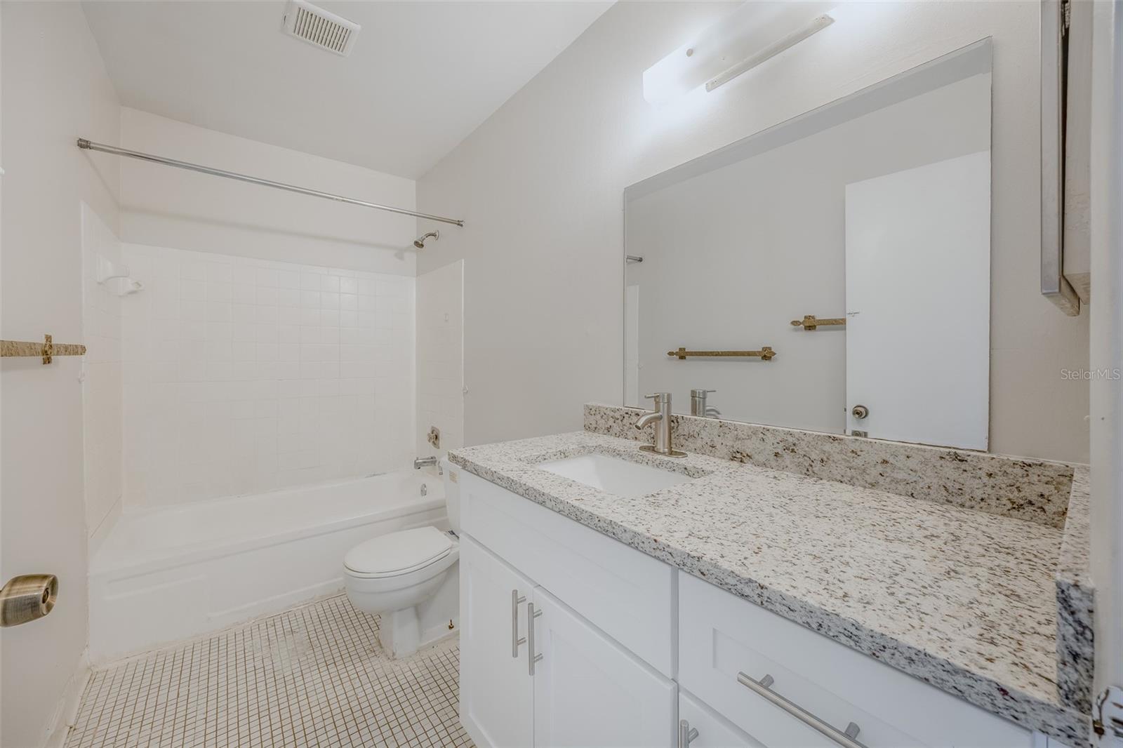 Image 9 of 10 For 605 Northlake Boulevard 31