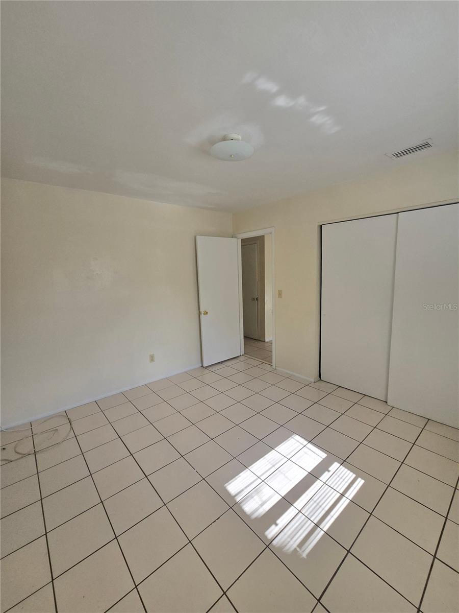 Image 10 of 14 For 1109 Seneca Avenue B