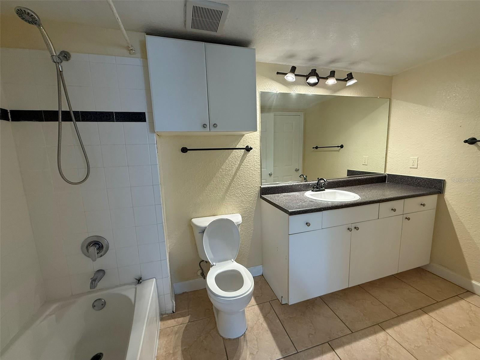 Image 12 of 17 For 304 South Street 5024