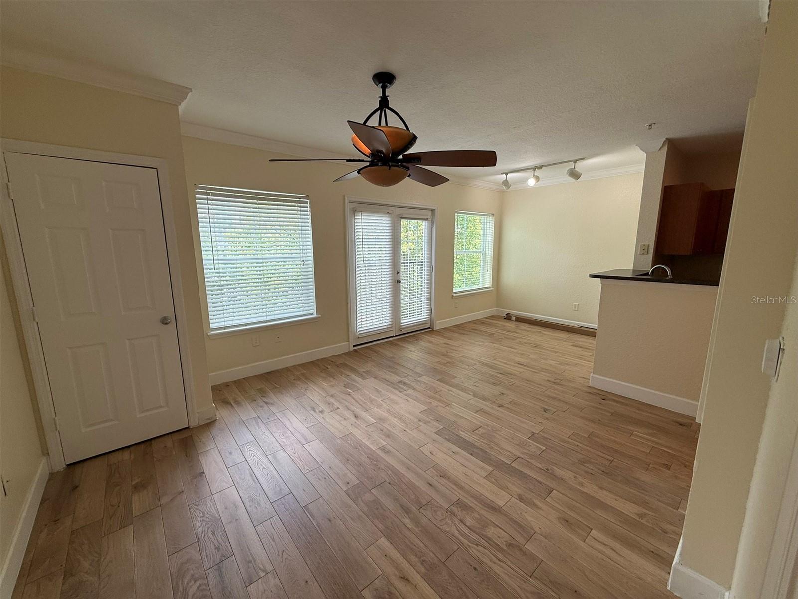 Image 4 of 17 For 304 South Street 5024