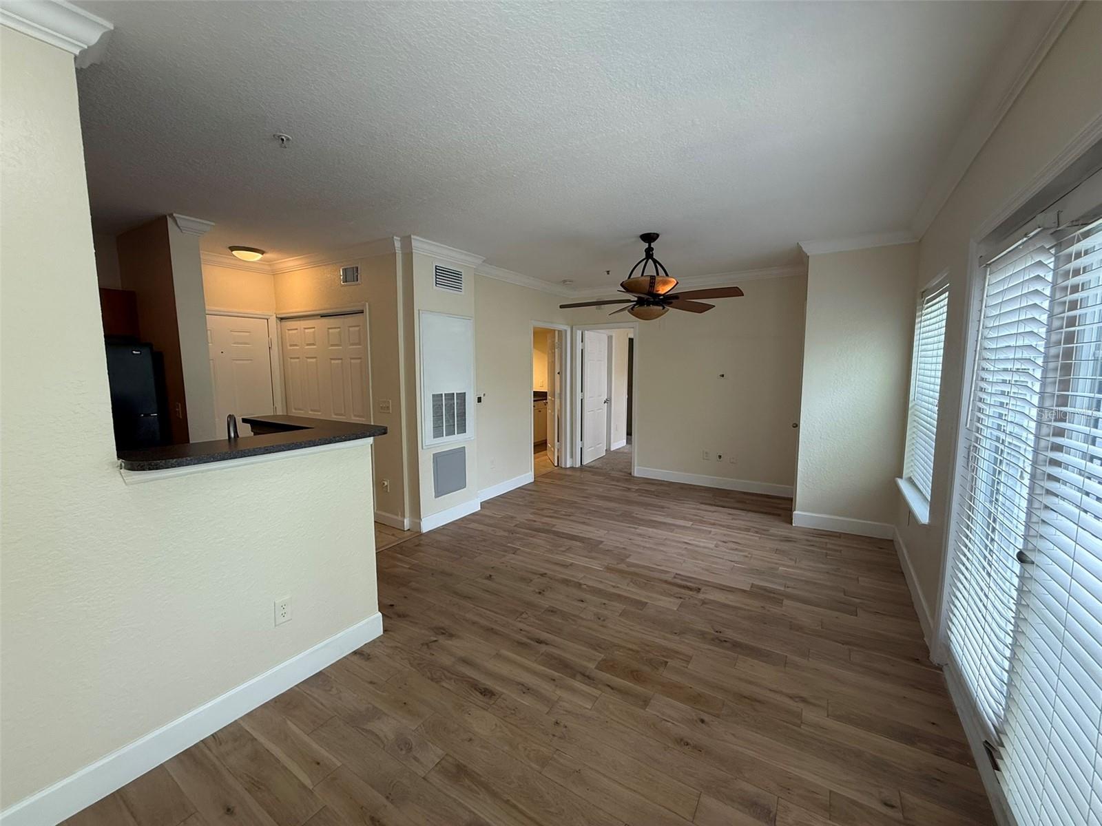 Image 6 of 17 For 304 South Street 5024