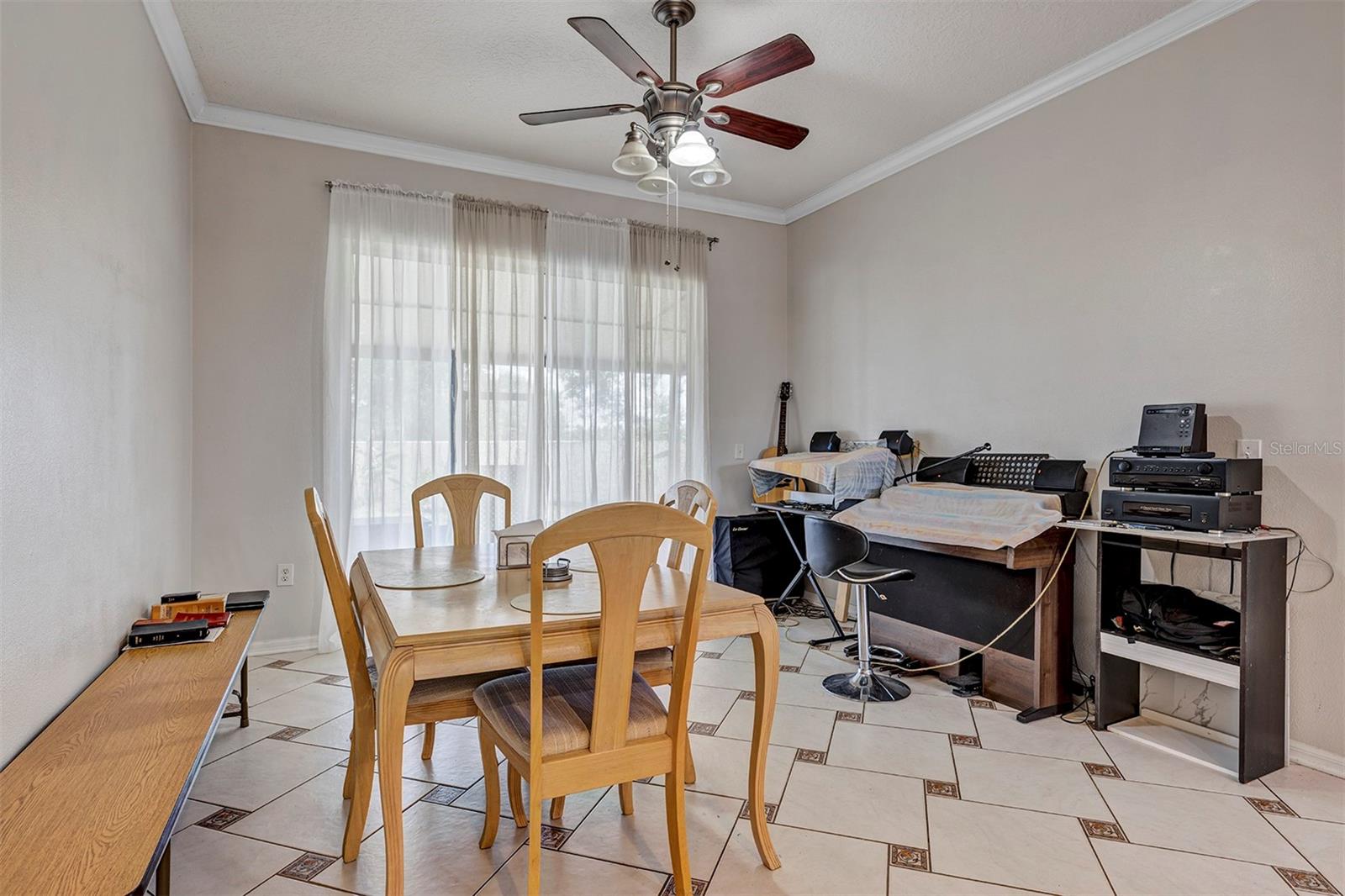Image 17 of 34 For 10808 Flycast Circle