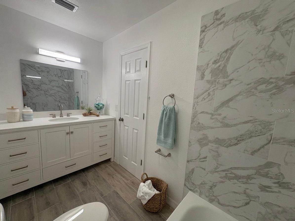 Image 13 of 60 For 4033 Henley Road 1707