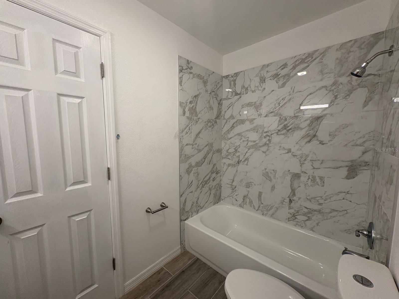 Image 14 of 60 For 4033 Henley Road 1707