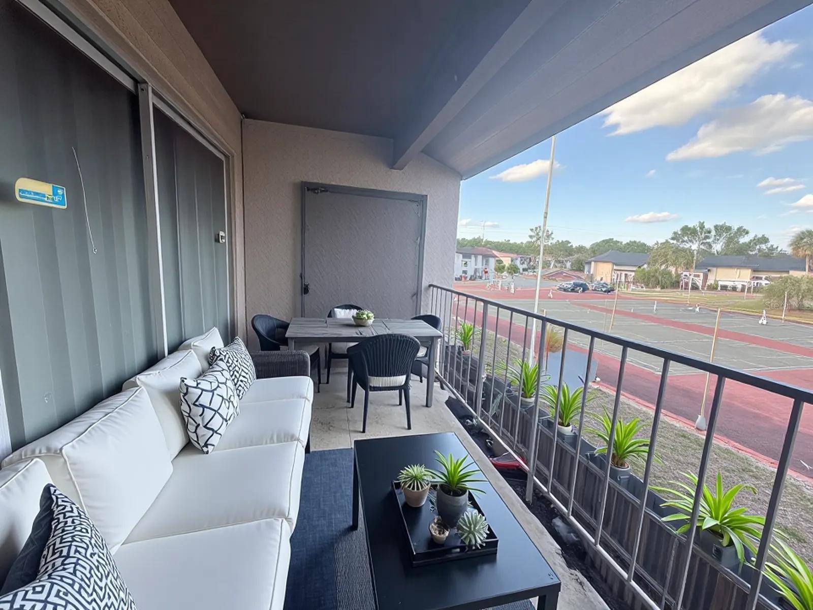 Image 17 of 60 For 4033 Henley Road 1707