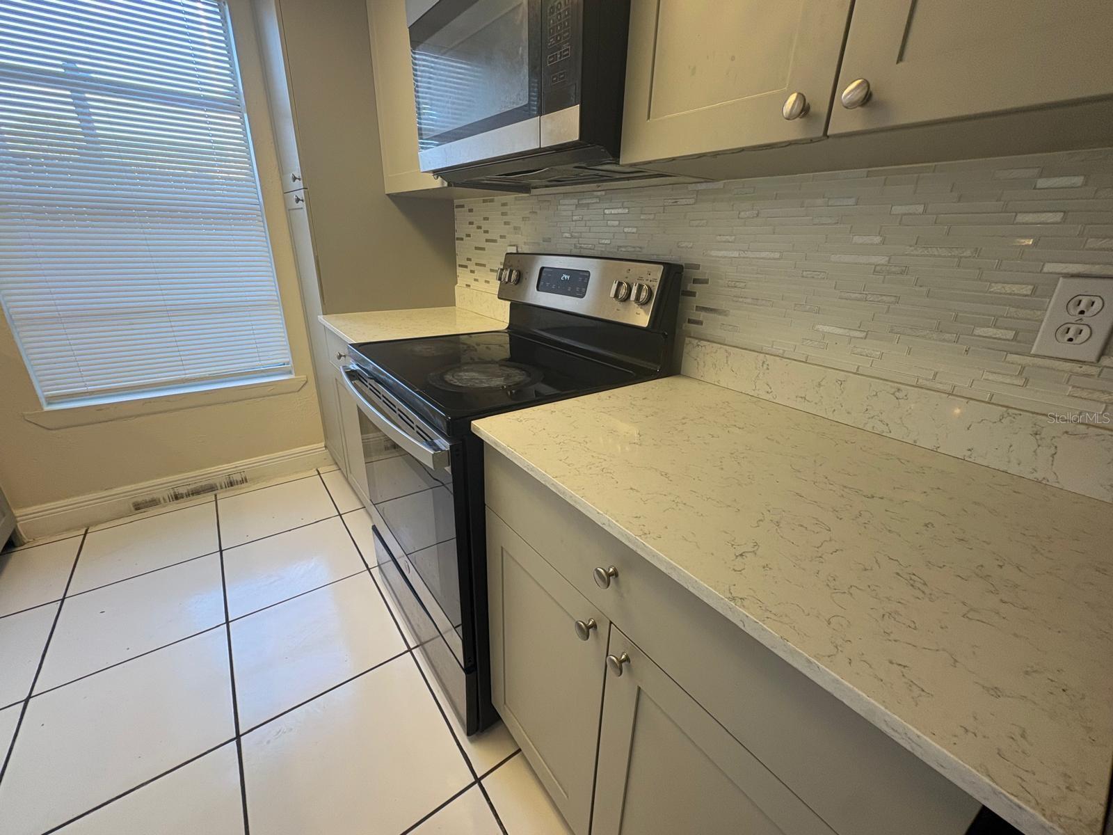 Image 25 of 60 For 4033 Henley Road 1707