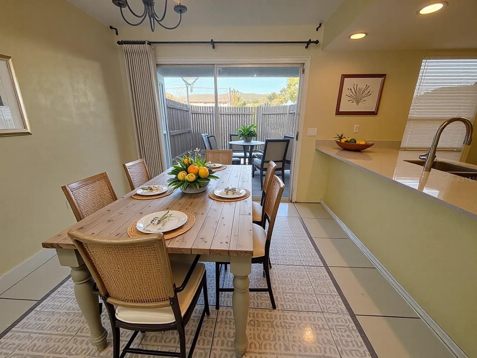 Image 3 of 60 For 4033 Henley Road 1707