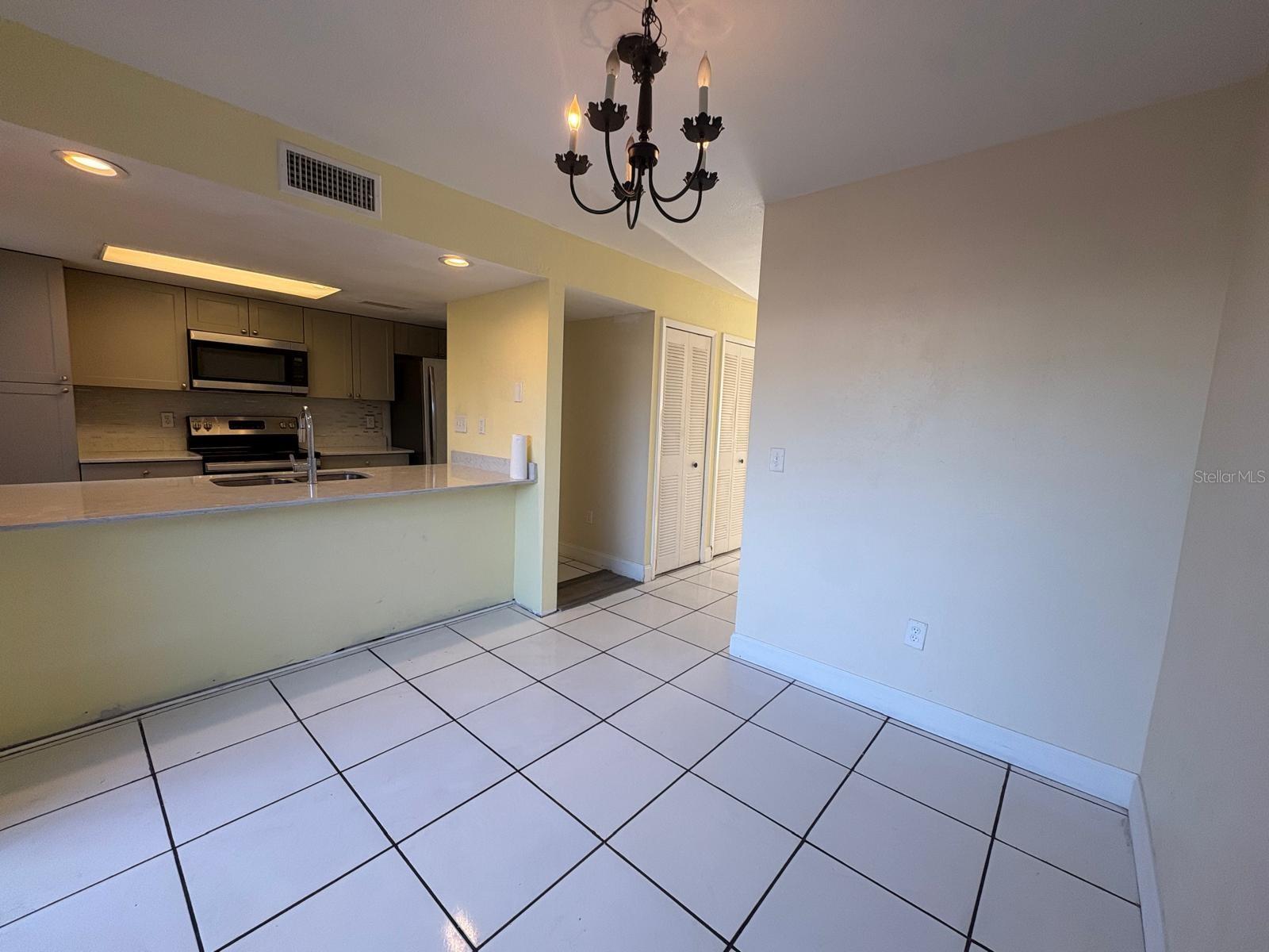 Image 36 of 60 For 4033 Henley Road 1707