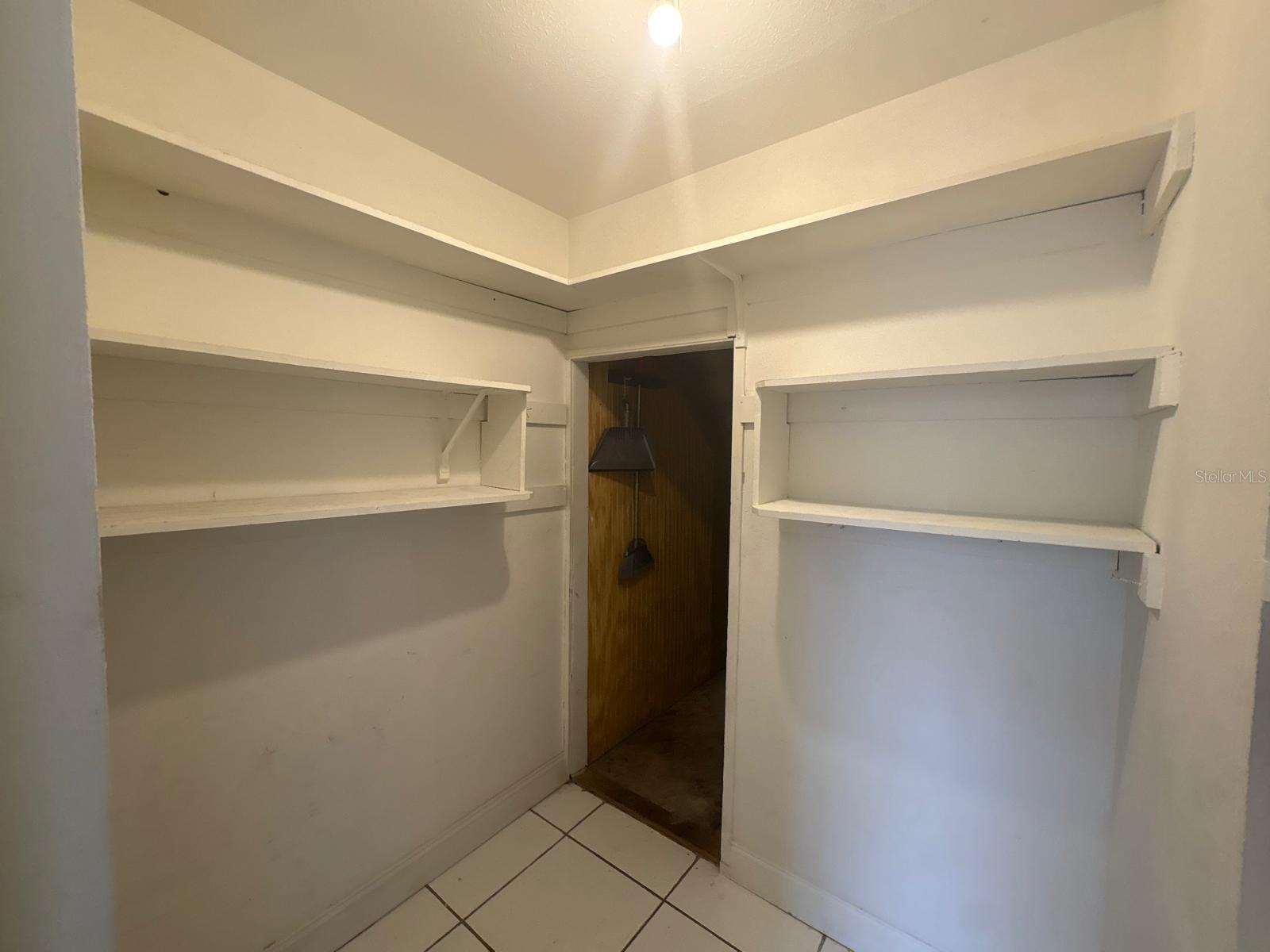 Image 38 of 60 For 4033 Henley Road 1707