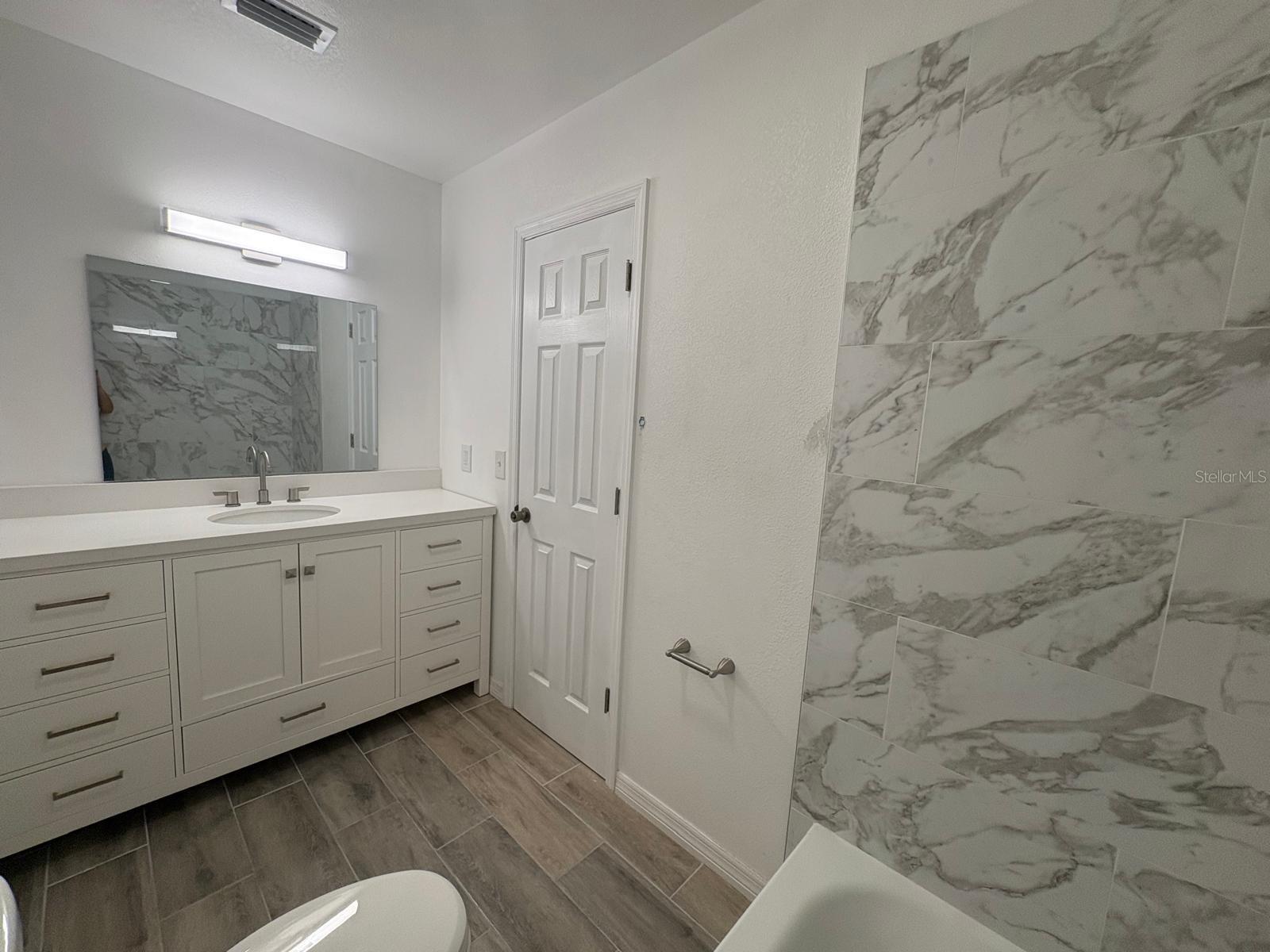 Image 48 of 60 For 4033 Henley Road 1707