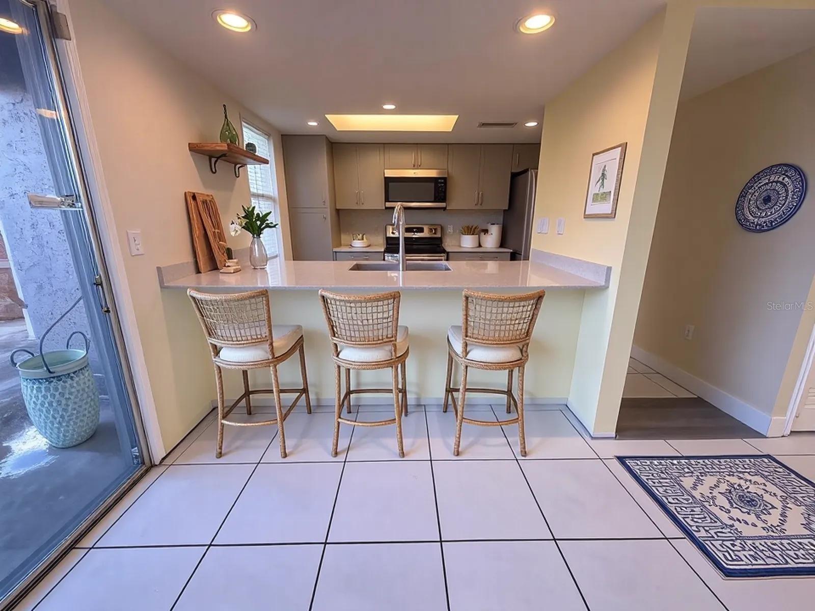 Image 5 of 60 For 4033 Henley Road 1707