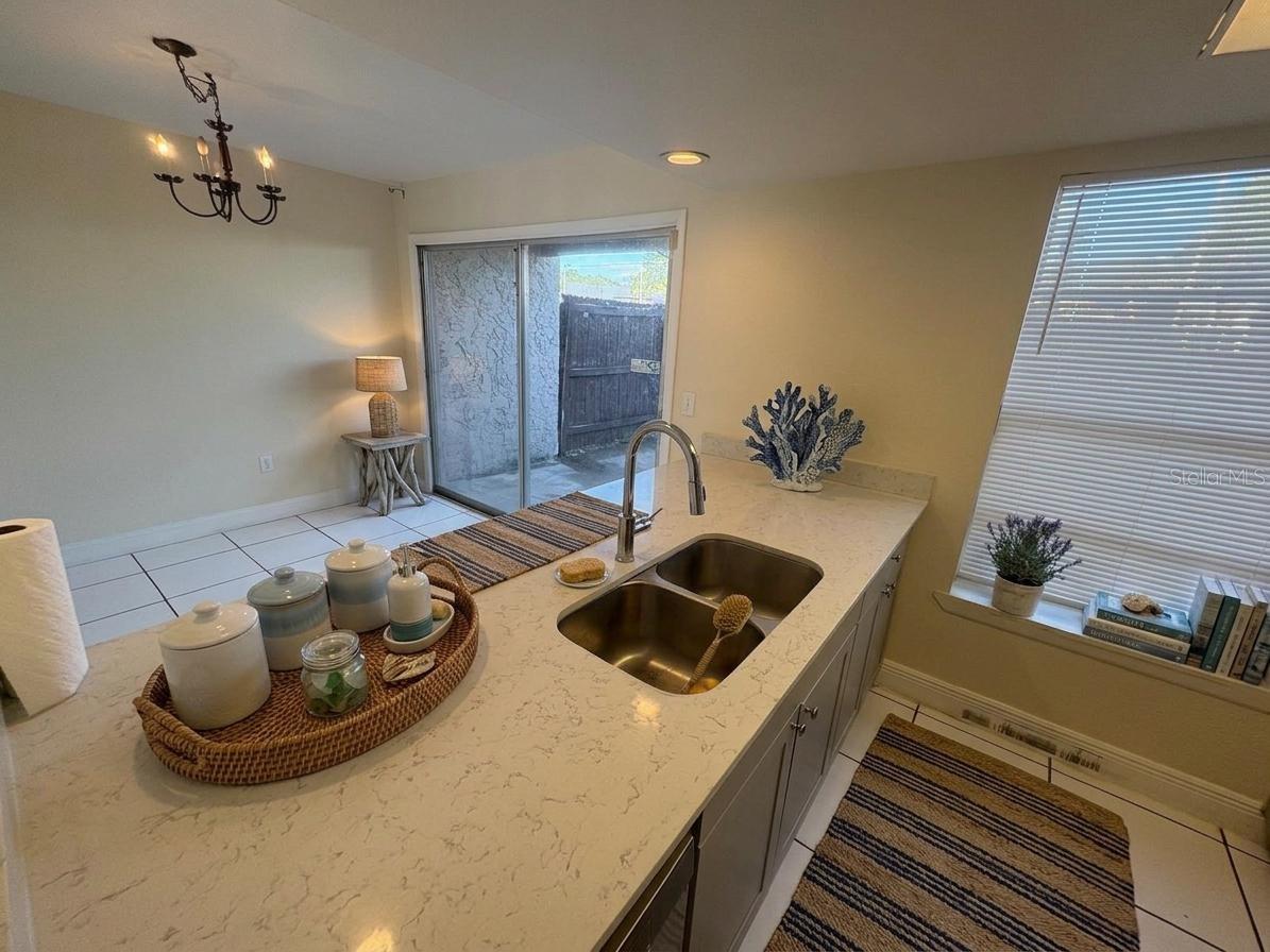 Image 7 of 60 For 4033 Henley Road 1707