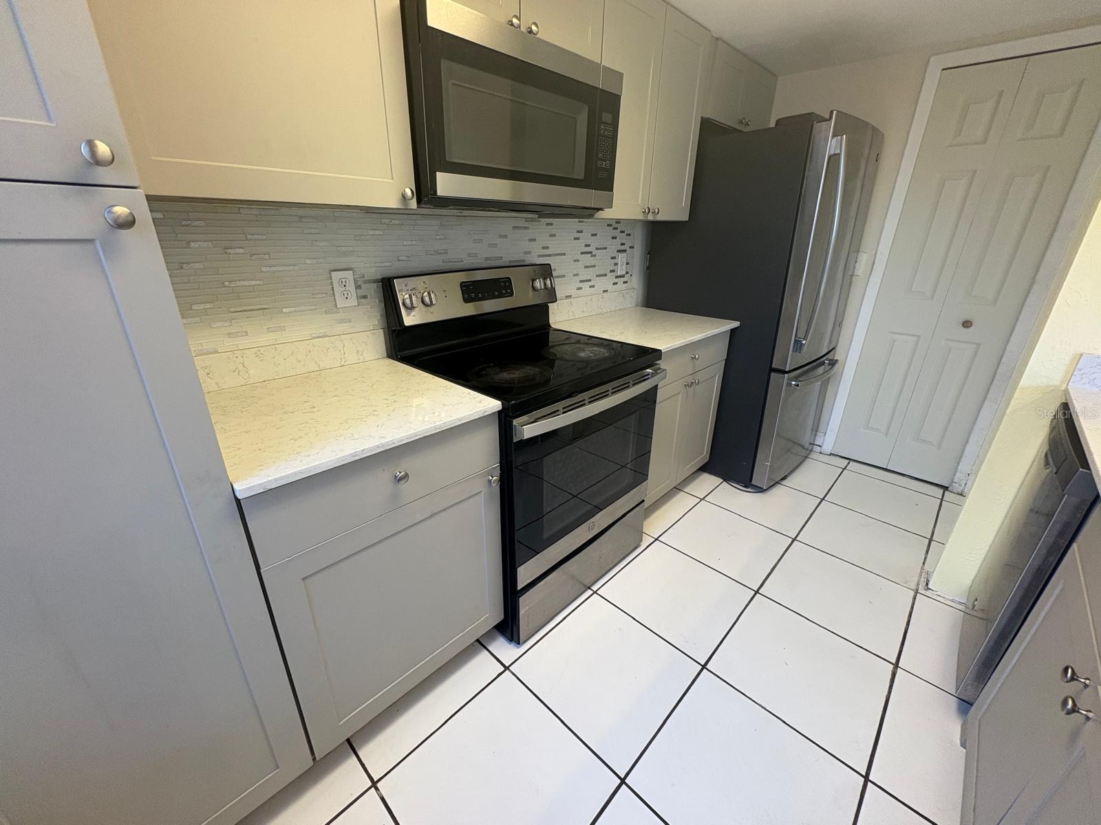 Image 8 of 60 For 4033 Henley Road 1707
