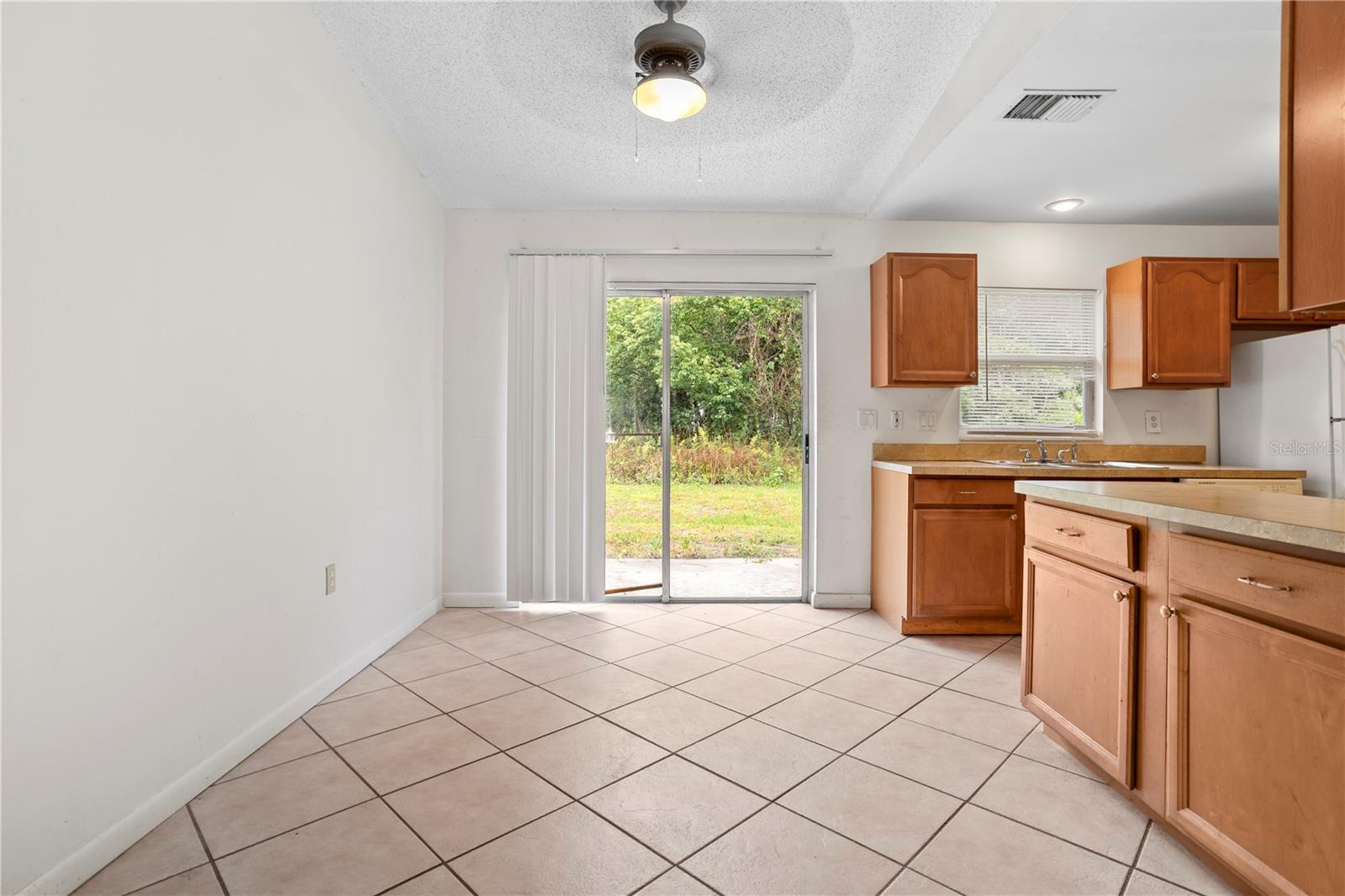 Image 10 of 26 For 1921 Bonneville Drive