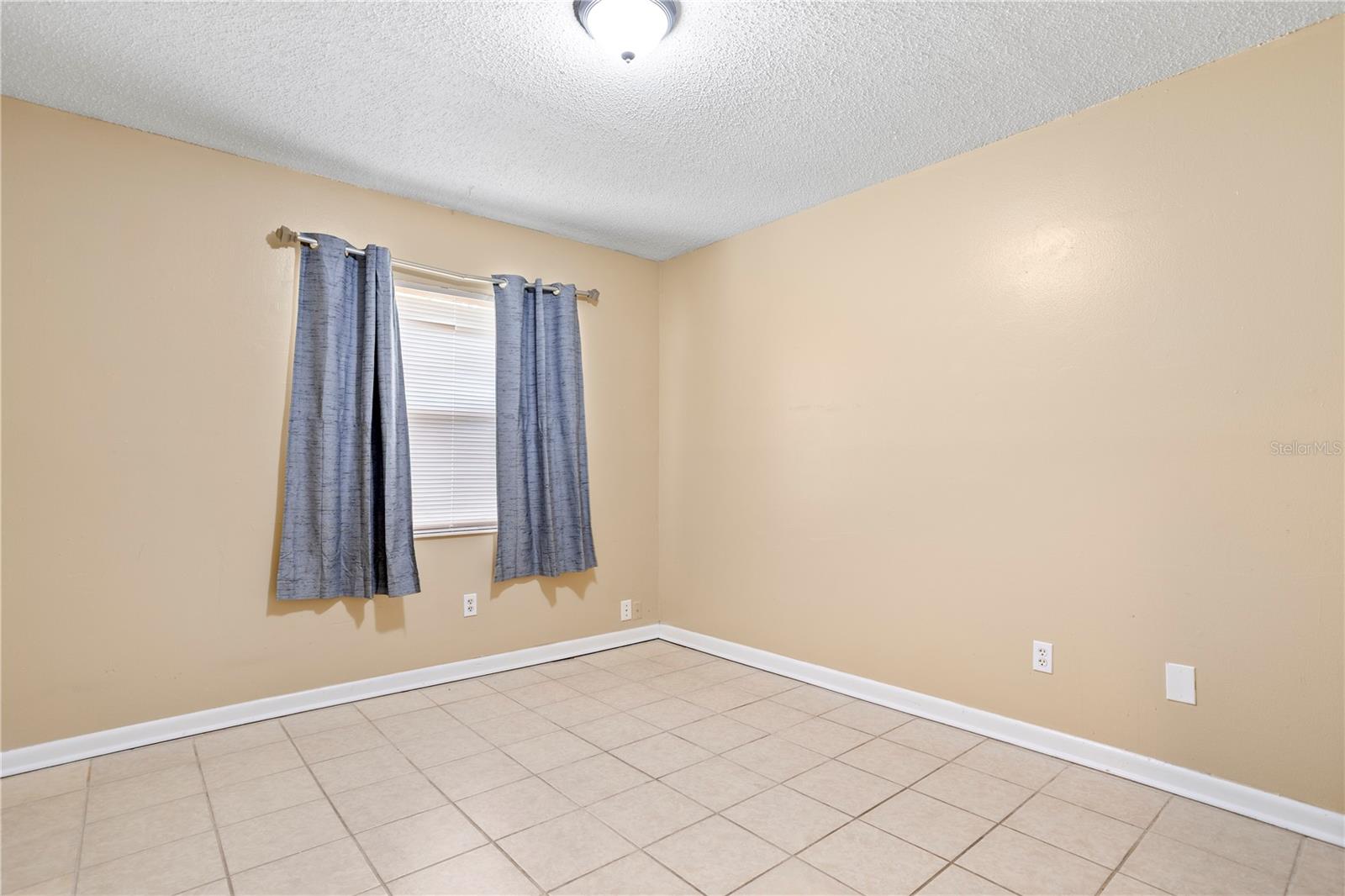 Image 12 of 26 For 1921 Bonneville Drive