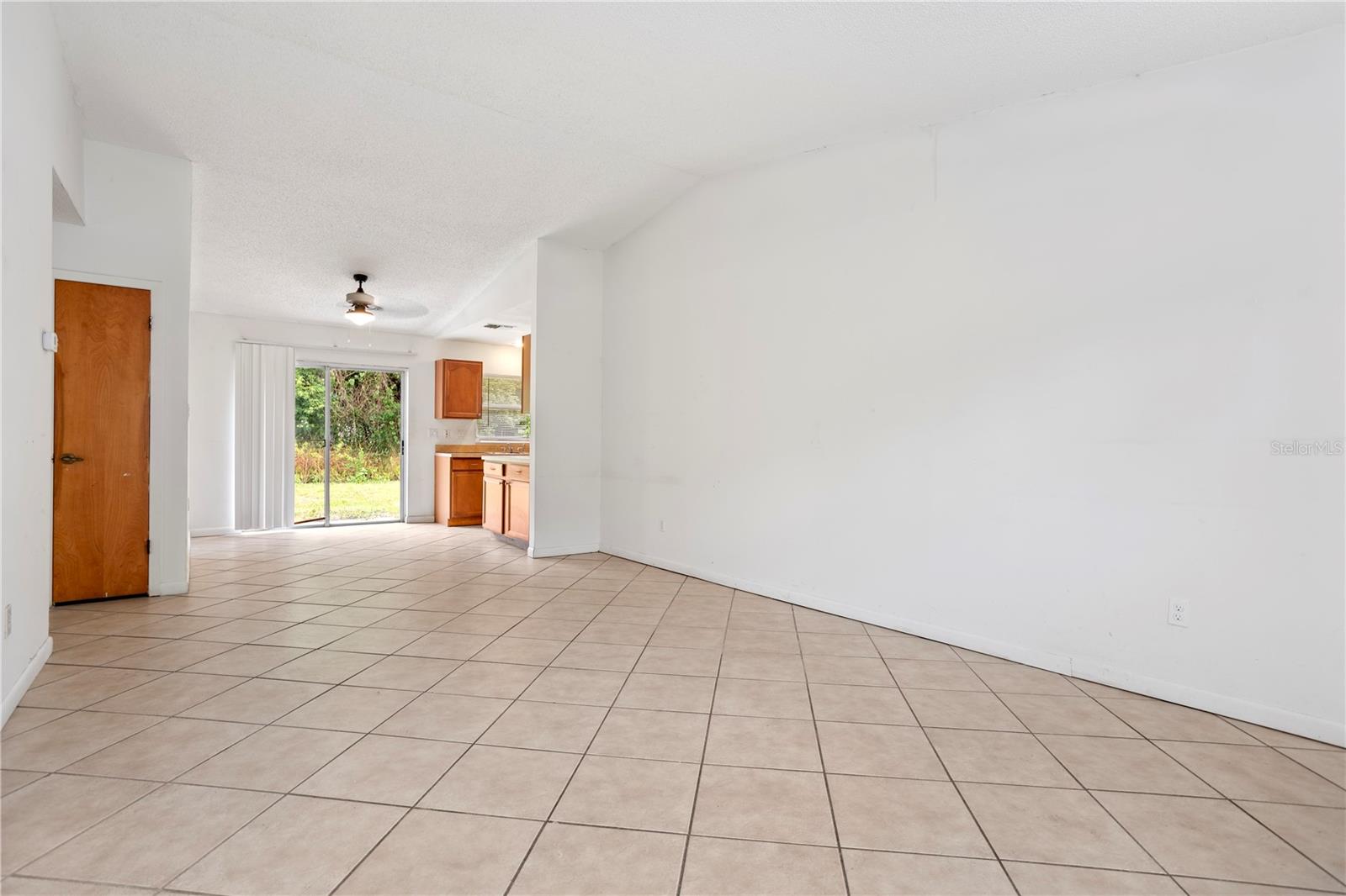 Image 17 of 26 For 1921 Bonneville Drive