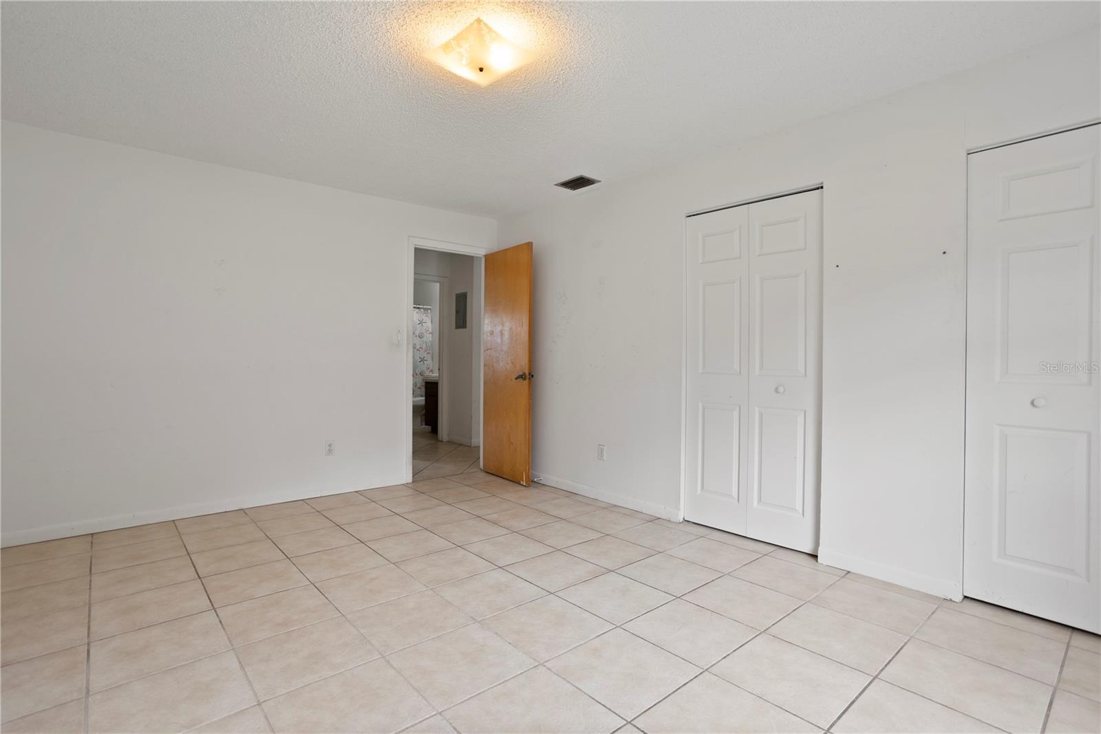 Image 22 of 26 For 1921 Bonneville Drive