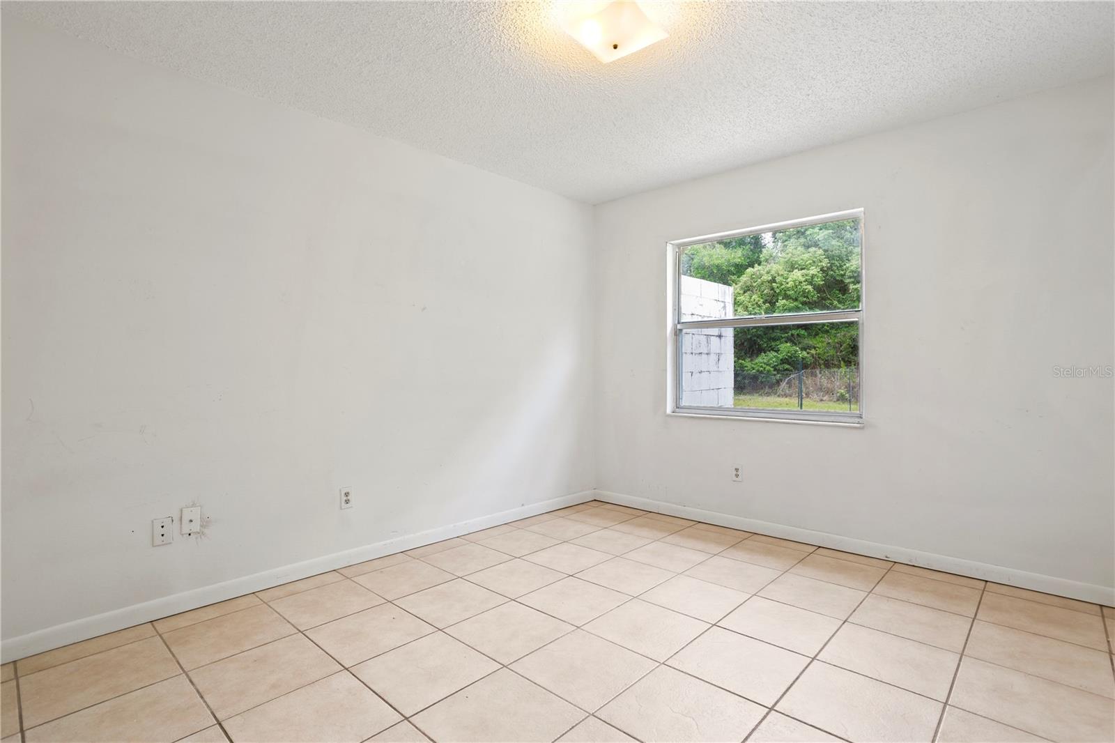 Image 23 of 26 For 1921 Bonneville Drive