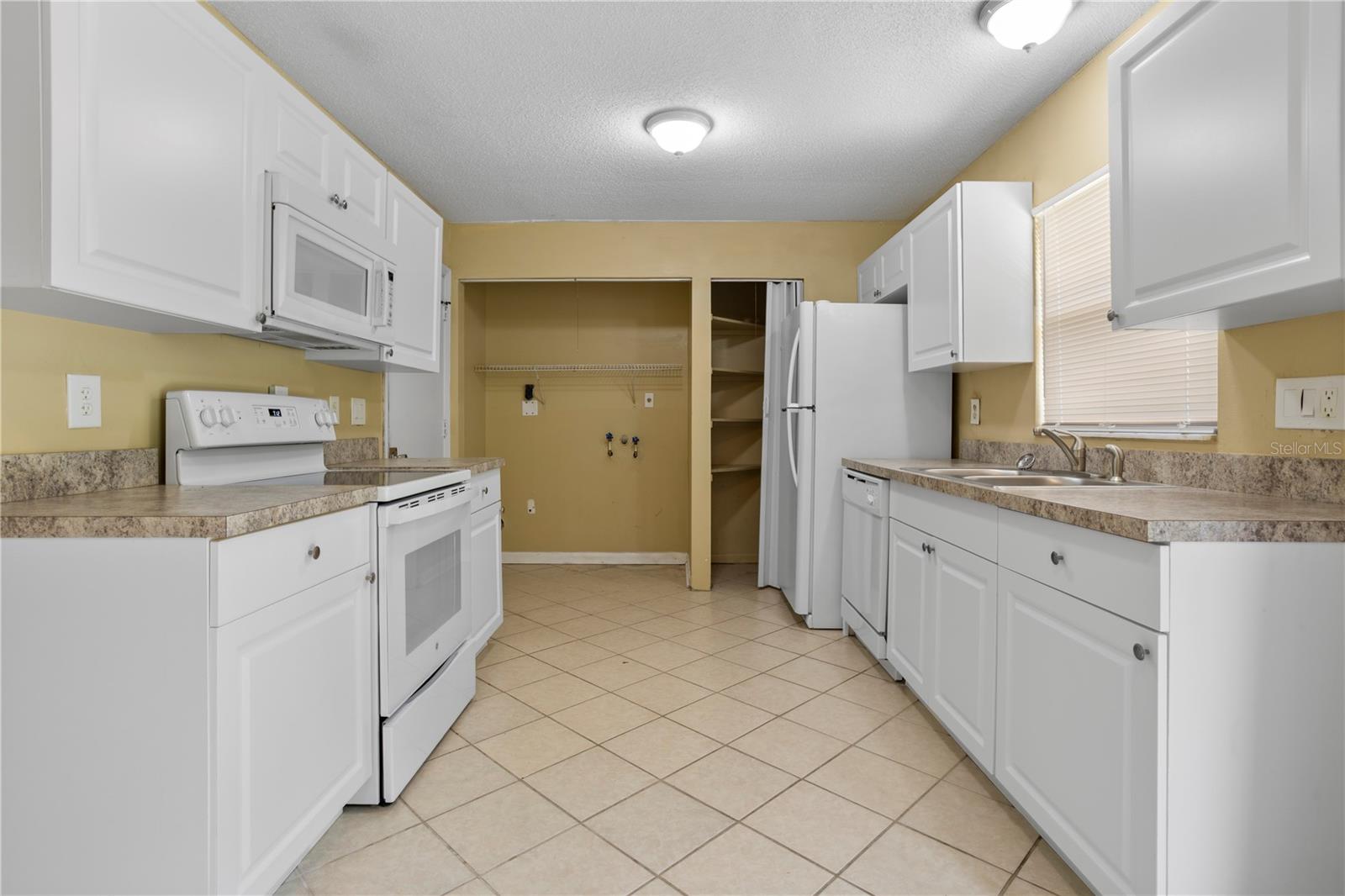 Image 3 of 26 For 1921 Bonneville Drive