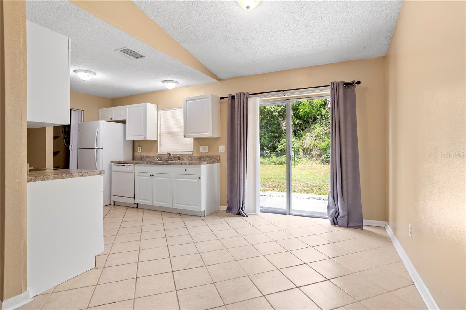 Image 5 of 26 For 1921 Bonneville Drive
