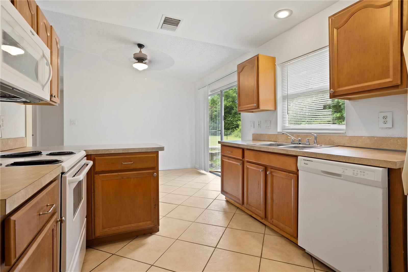 Image 7 of 26 For 1921 Bonneville Drive