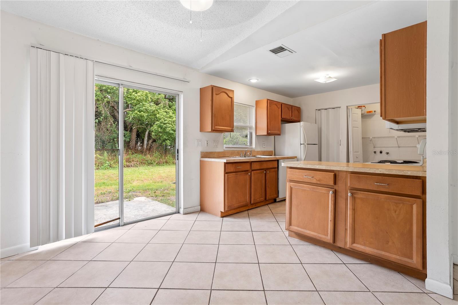 Image 9 of 26 For 1921 Bonneville Drive