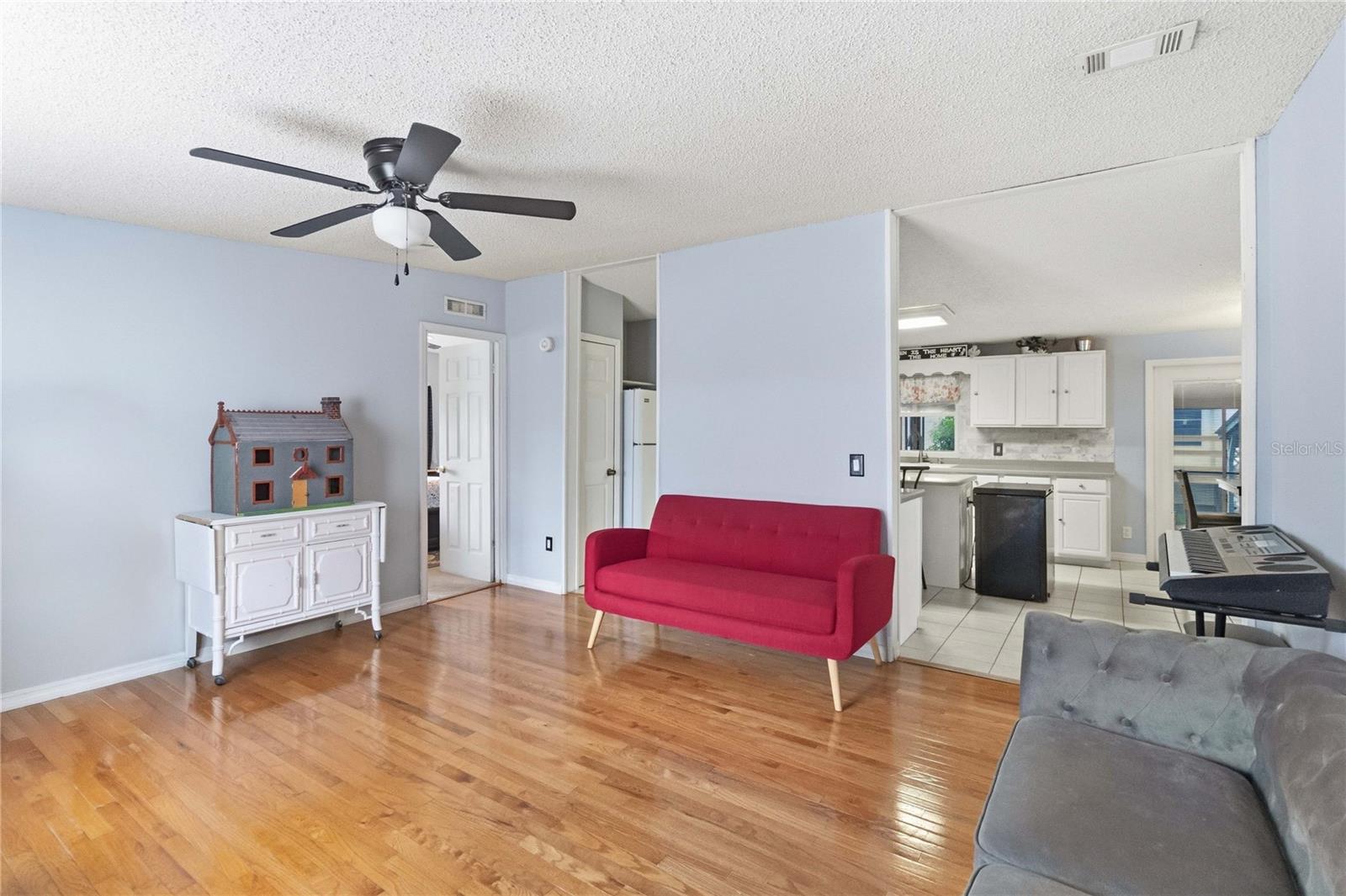 Image 9 of 19 For 2030 Crystal Lane