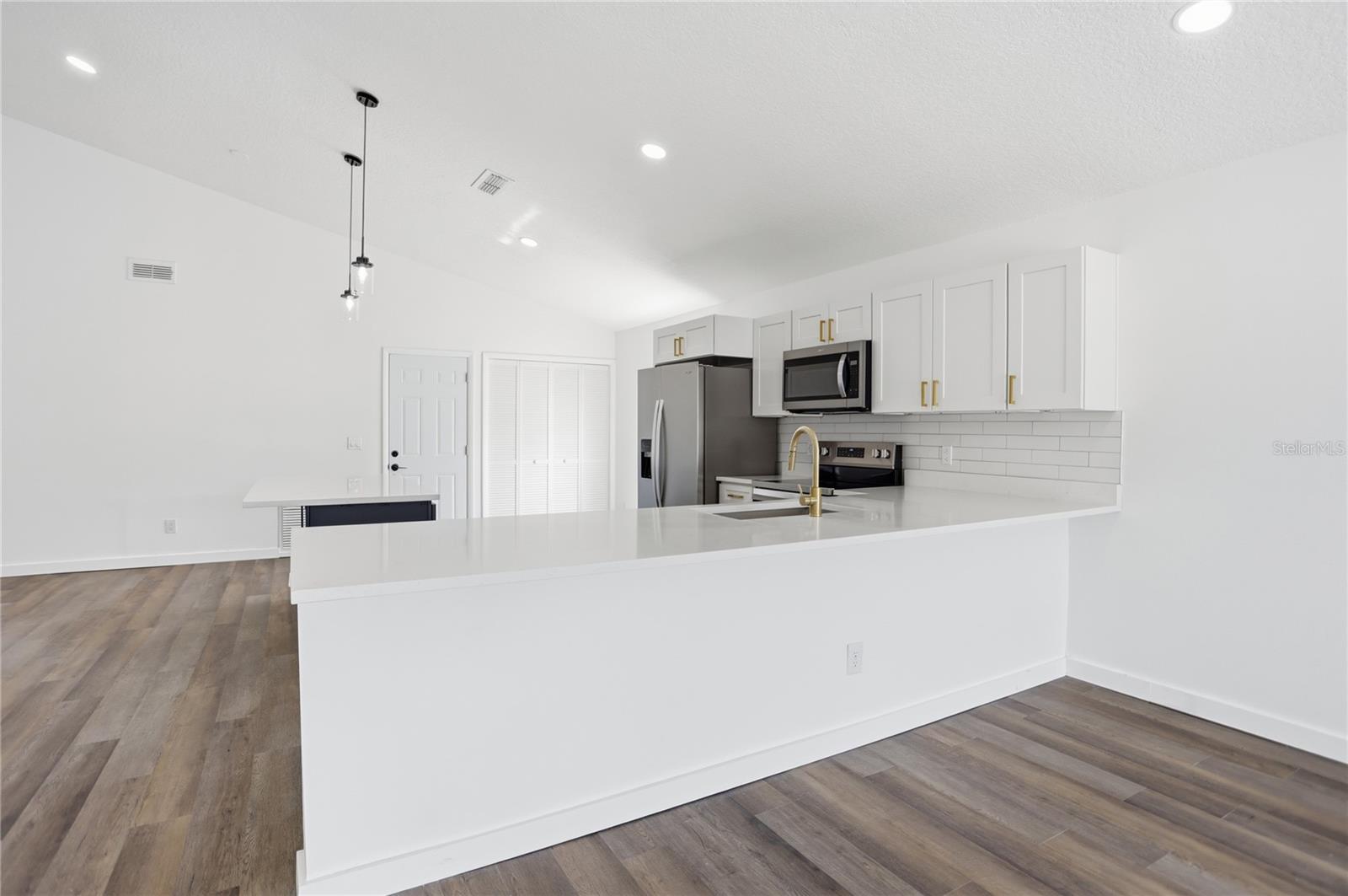 Image 13 of 22 For 7744 Altavan Avenue