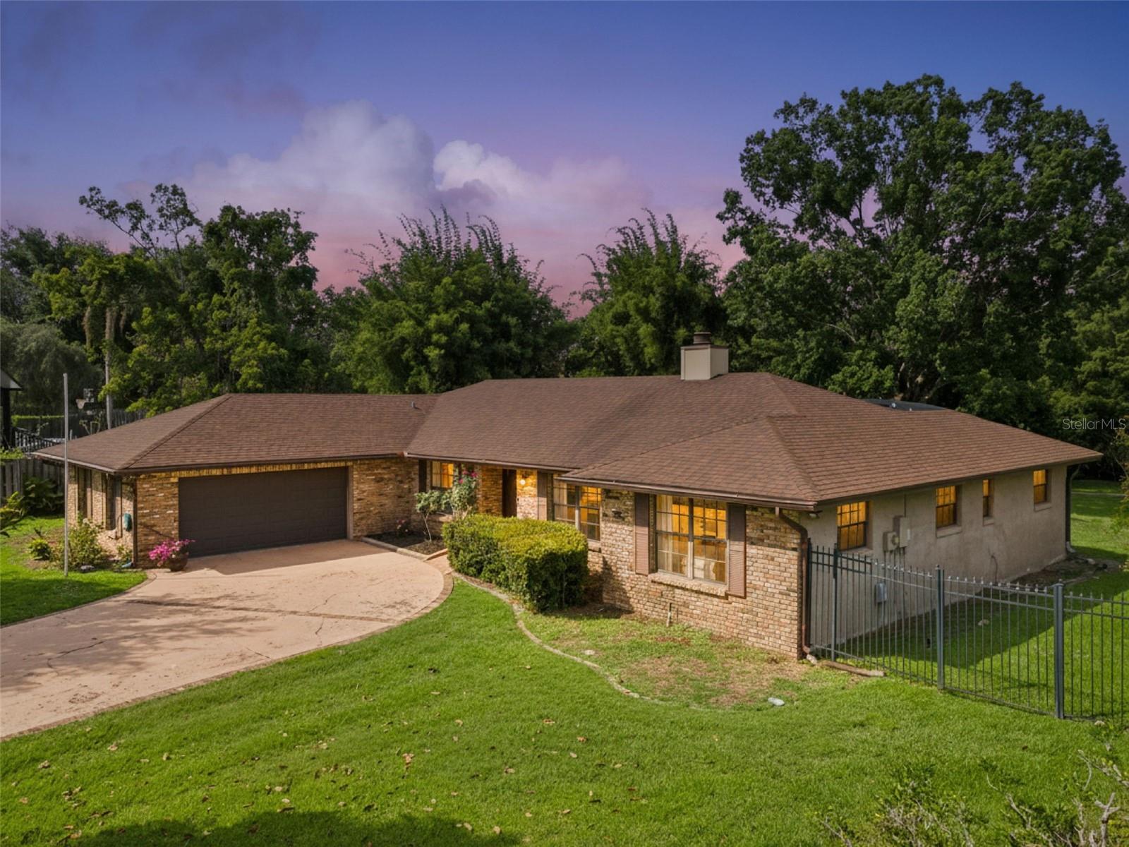Image 44 of 59 For 4909 Lake Gatlin Woods Court