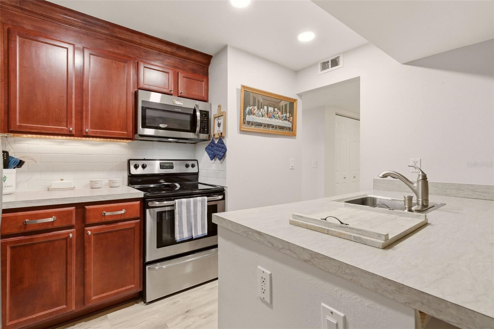 Image 14 of 39 For 130 Jasmine Woods Court 2c