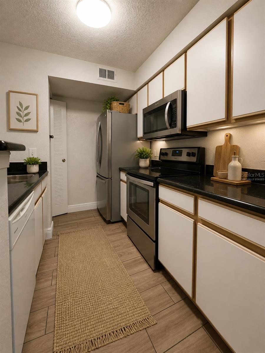 Image 18 of 29 For 2216 Grand Cayman Court 1435