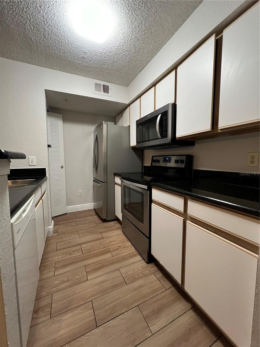 Image 19 of 29 For 2216 Grand Cayman Court 1435