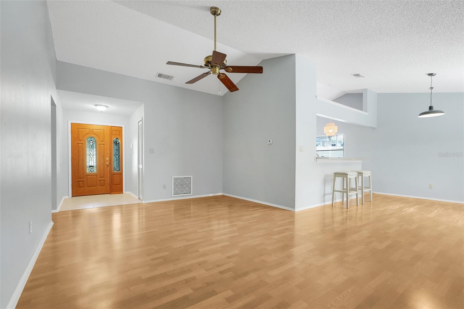 Image 15 of 44 For 5933 Groveline Drive