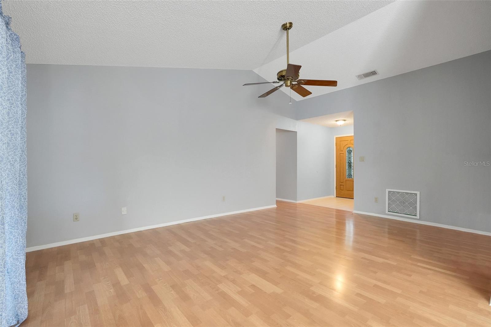 Image 18 of 44 For 5933 Groveline Drive