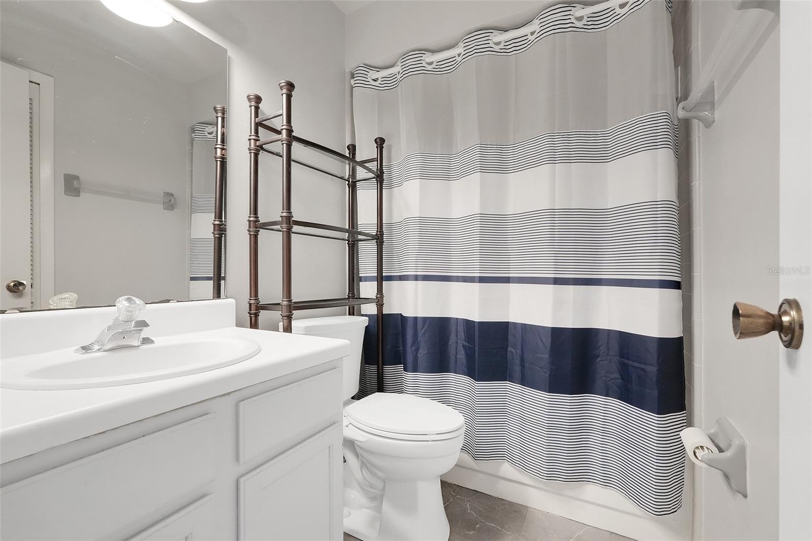Image 33 of 44 For 5933 Groveline Drive