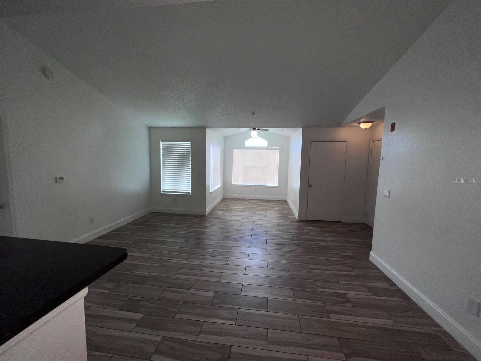 Image 17 of 28 For 2208 Antigua Place 938