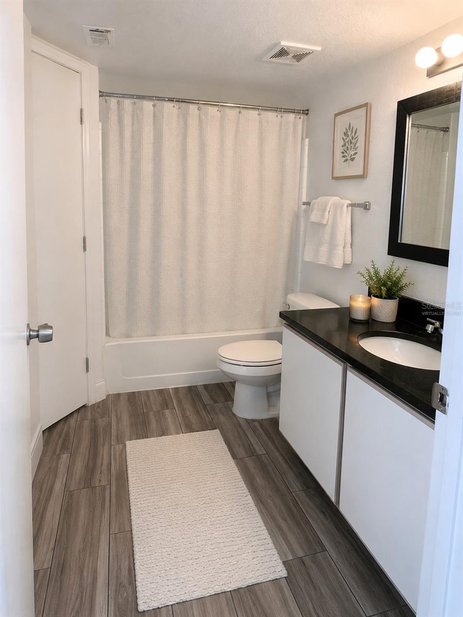 Image 4 of 28 For 2208 Antigua Place 938
