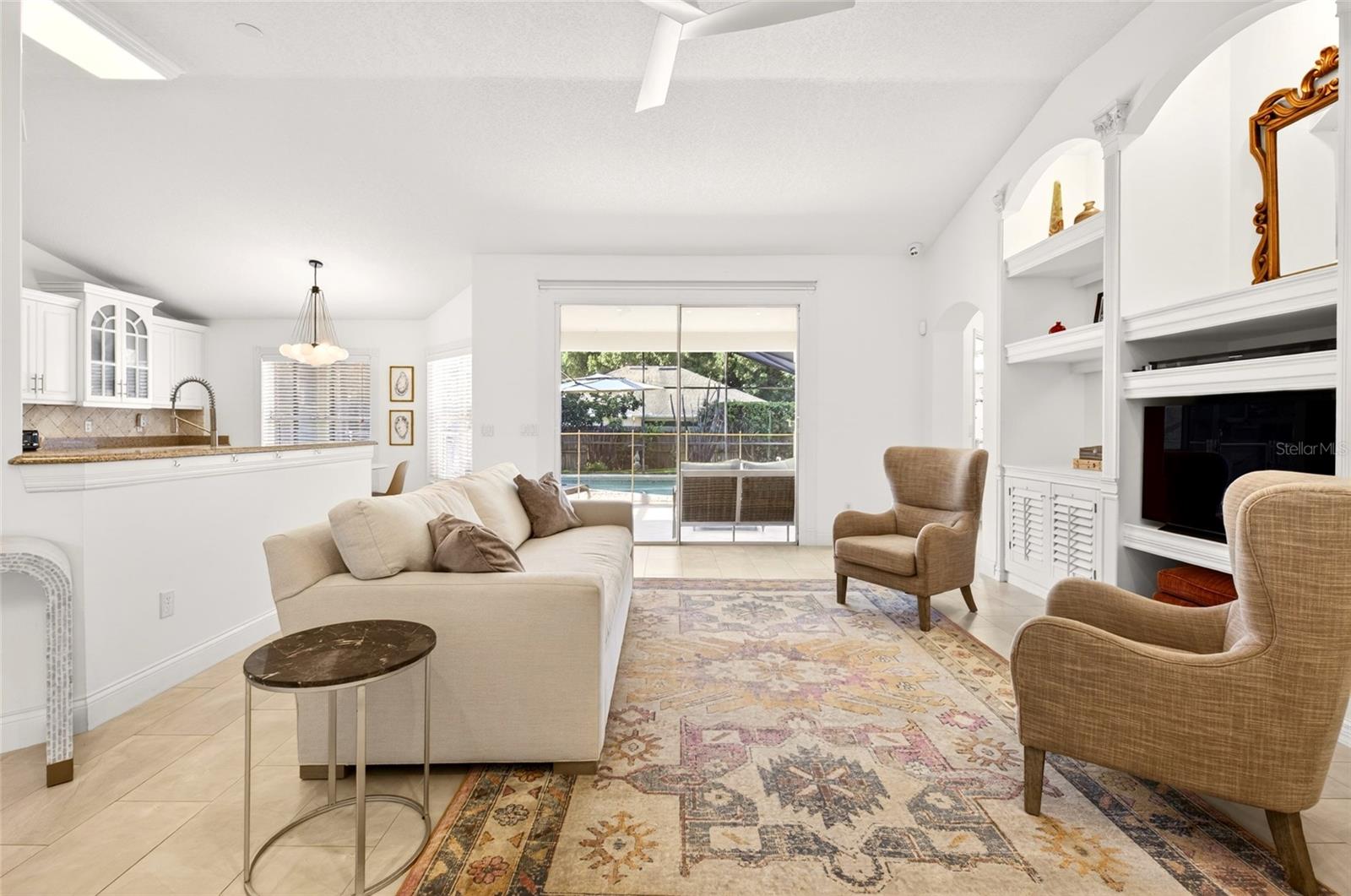 Image 14 of 55 For 7524 Lindenhurst Drive